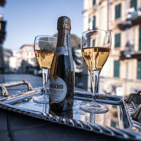 Via Venezia 76 3* La Spezia