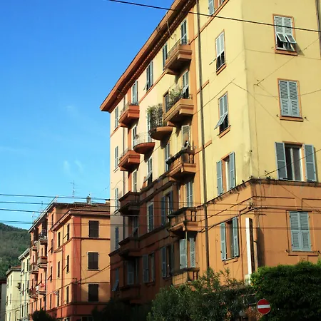 Via Venezia 76 斯培西亚