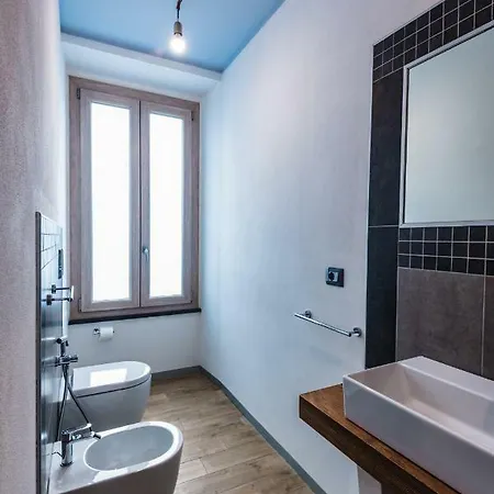 Via Venezia 76 3* La Spezia